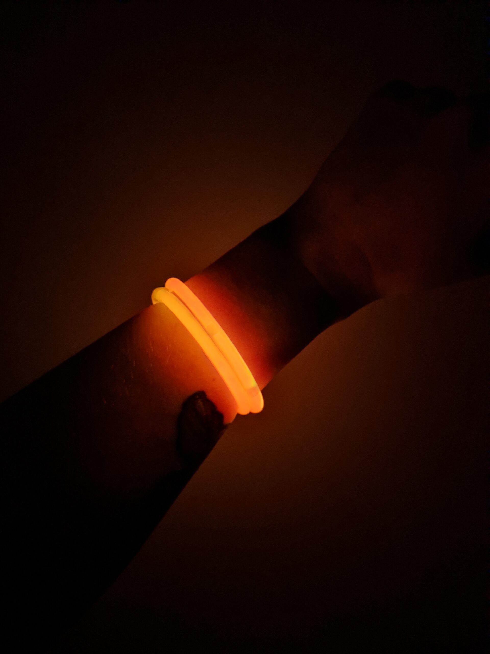 Go Orange Glowsticks | 10-pack of Small Glow Sticks - Image 4